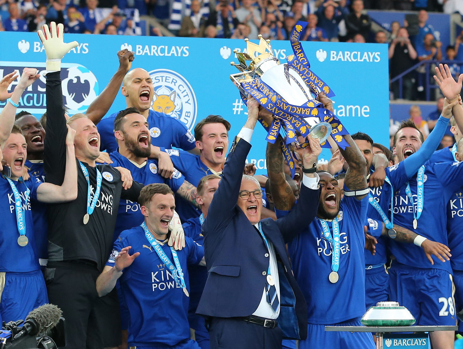 相比之下 相比之下